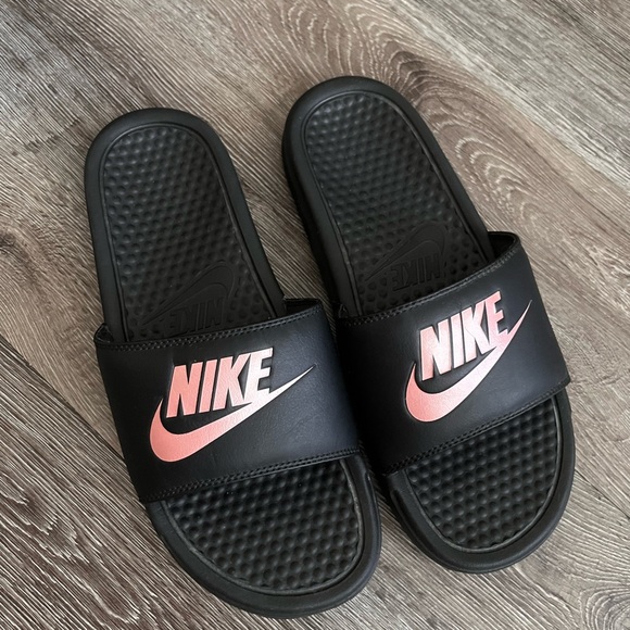 Nike Black Slides with Pink Logo - Picture 1 of 6